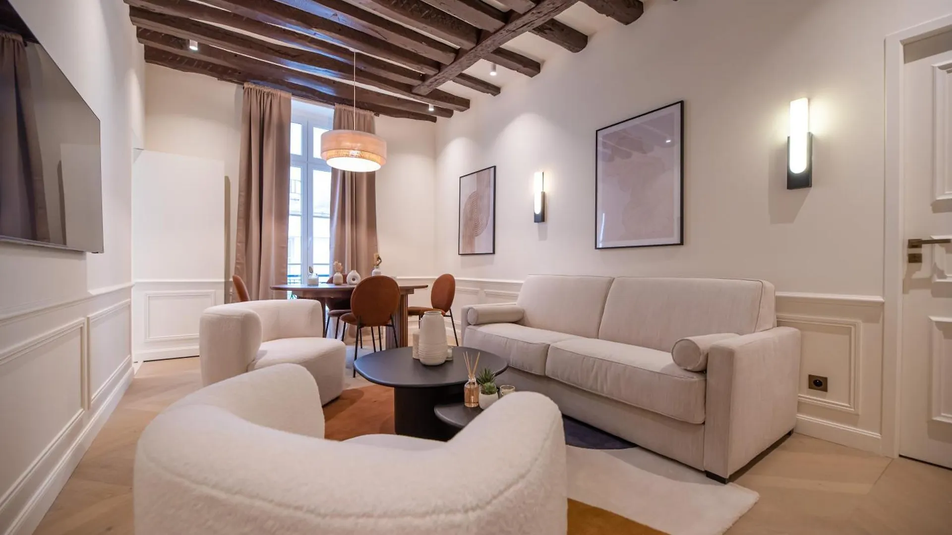 Apartment Louvre Saint Honore Paris